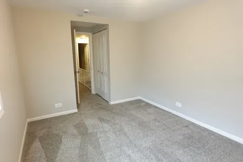 2021 Berkshire Circle Carpentersville IL 60110