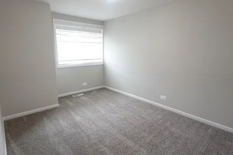 2021 Berkshire Circle Carpentersville IL 60110