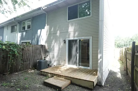 2021 Berkshire Circle Carpentersville IL 60110