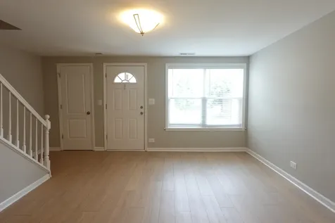 2021 Berkshire Circle Carpentersville IL 60110
