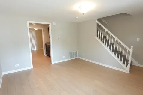 2021 Berkshire Circle Carpentersville IL 60110