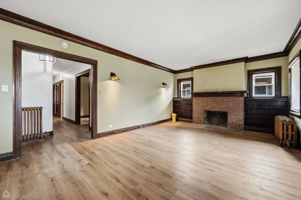 7325 South Euclid Avenue Chicago IL 60649