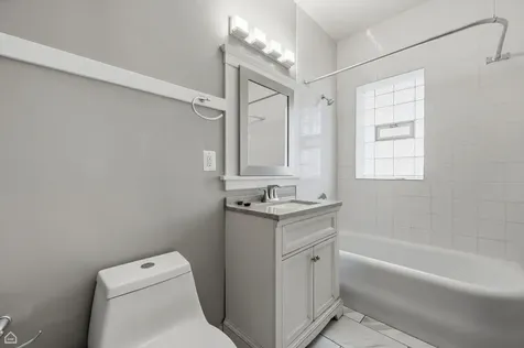 7325 South Euclid Avenue Chicago IL 60649