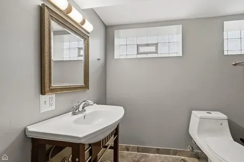 7325 South Euclid Avenue Chicago IL 60649