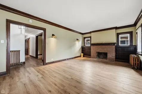 7325 South Euclid Avenue Chicago IL 60649