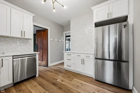 7325 South Euclid Avenue Chicago IL 60649