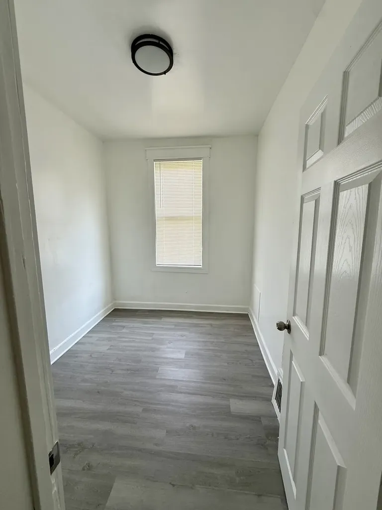 8518 South Muskegon Avenue Chicago IL 60617