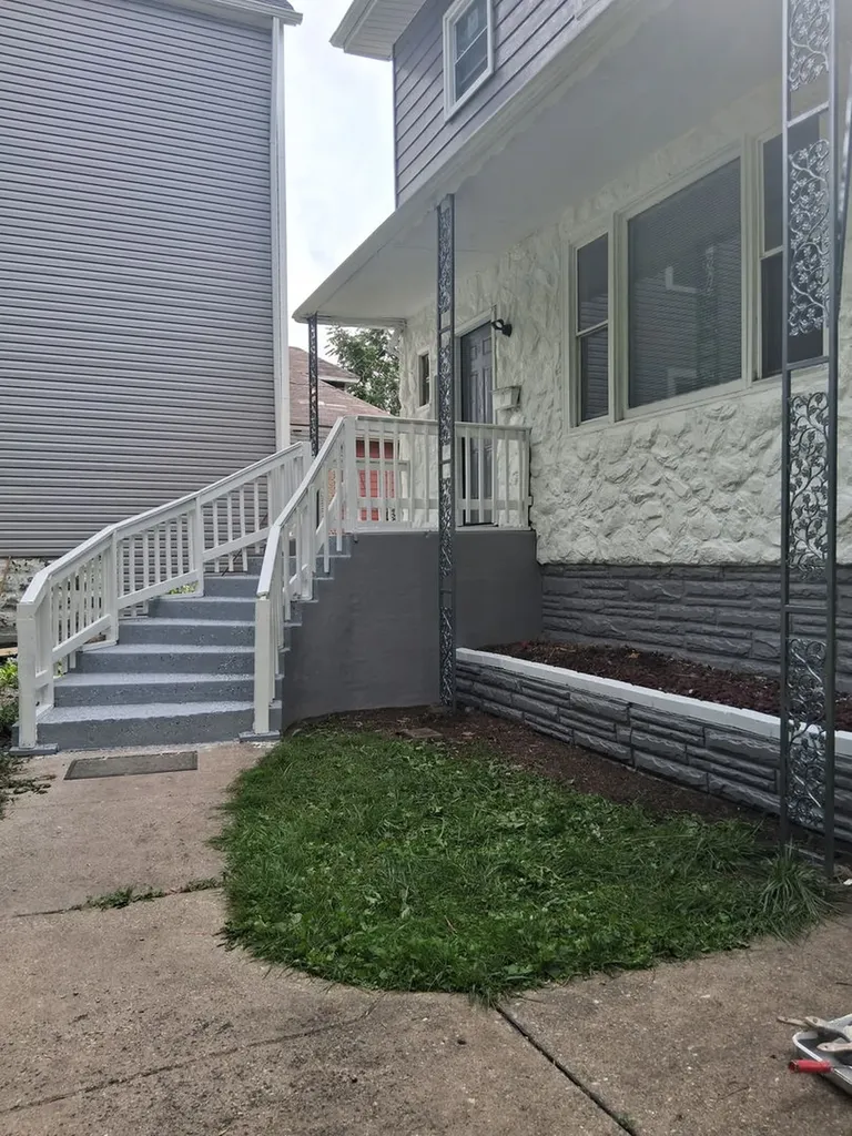 8518 South Muskegon Avenue Chicago IL 60617