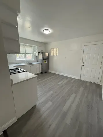8518 South Muskegon Avenue Chicago IL 60617