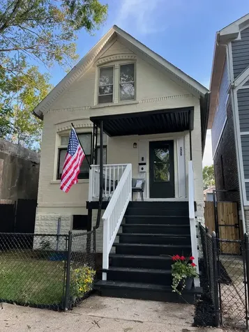 437 West 44th Place Chicago IL 60609