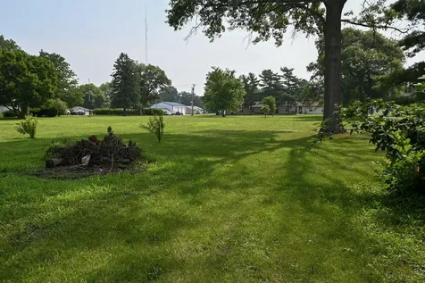 621 South Oakwood Street Oakwood IL 61858