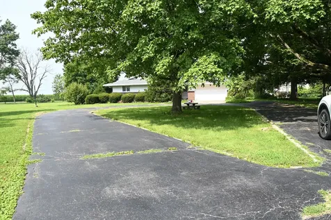 621 South Oakwood Street Oakwood IL 61858