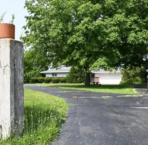 621 South Oakwood Street Oakwood IL 61858
