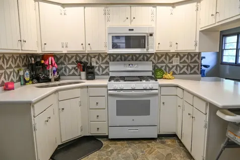 621 South Oakwood Street Oakwood IL 61858