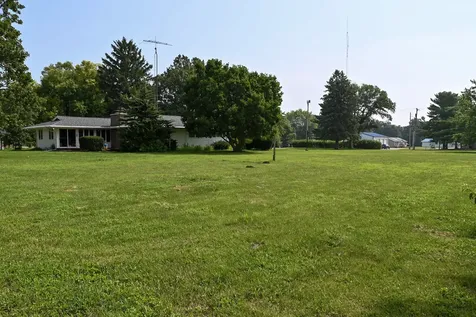 621 South Oakwood Street Oakwood IL 61858