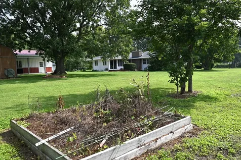 621 South Oakwood Street Oakwood IL 61858