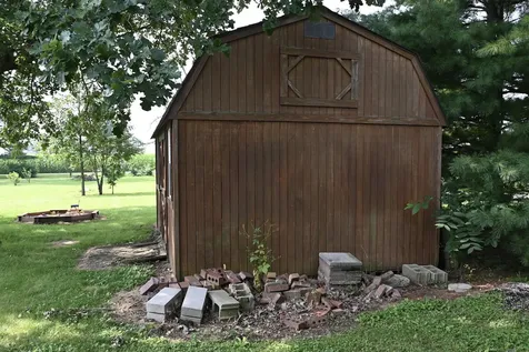 621 South Oakwood Street Oakwood IL 61858