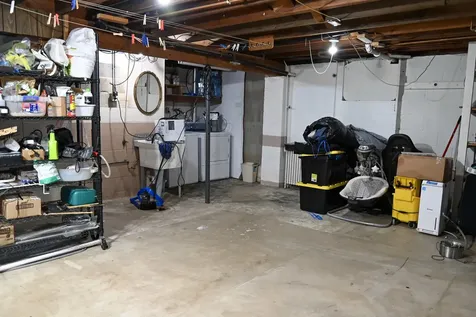 621 South Oakwood Street Oakwood IL 61858