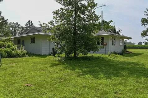 621 South Oakwood Street Oakwood IL 61858