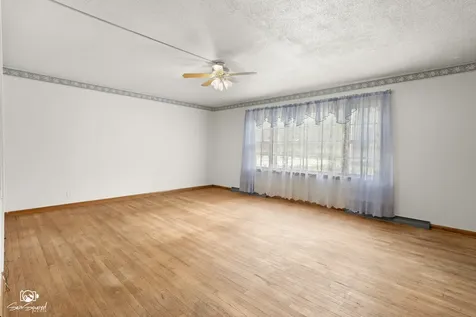 2103 Maple Road Joliet IL 60432