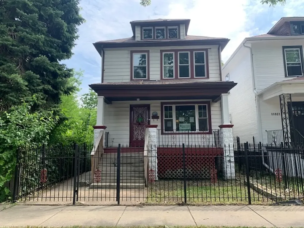 11833 South Indiana Avenue Chicago IL 60628