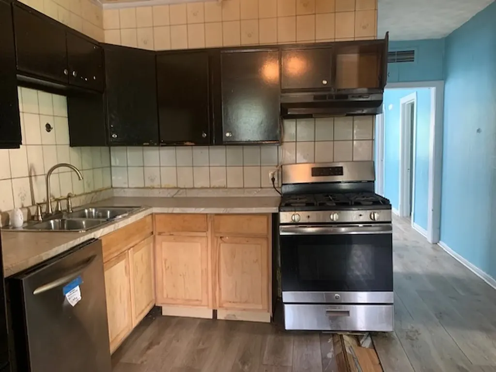 11833 South Indiana Avenue Chicago IL 60628
