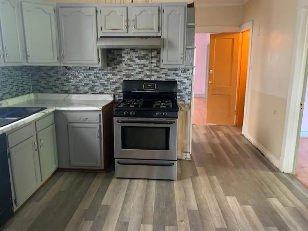 11833 South Indiana Avenue Chicago IL 60628