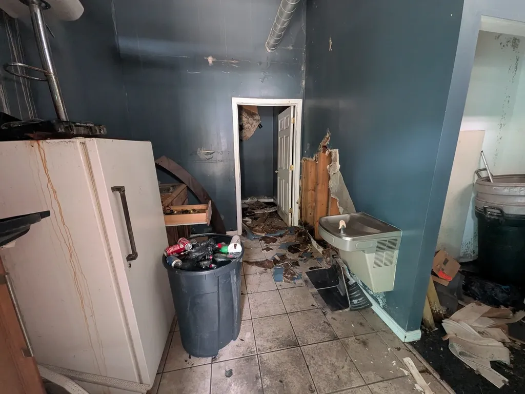 7850 South Constance Avenue Chicago IL 60617