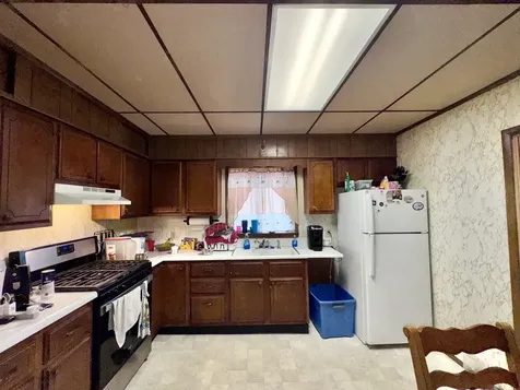 200 Jefferson Street Henry IL 61537