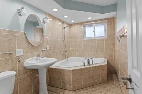 500 Florian Drive Des Plaines IL 60016
