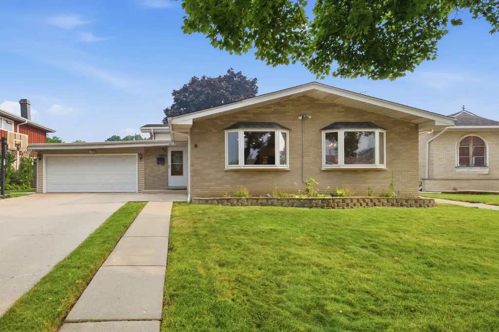 7928 Arcadia Street Morton Grove IL 60053