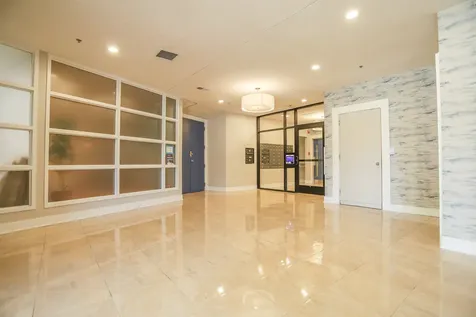 880 Lee Street Des Plaines IL 60016
