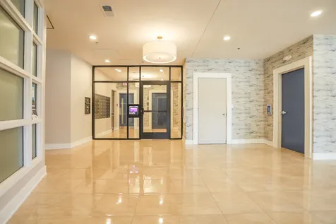 880 Lee Street Des Plaines IL 60016