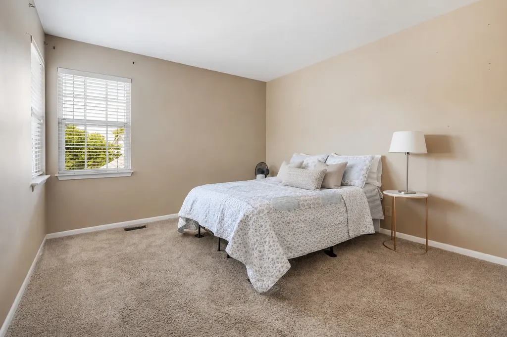121 Golfview Drive Glendale Heights IL 60139
