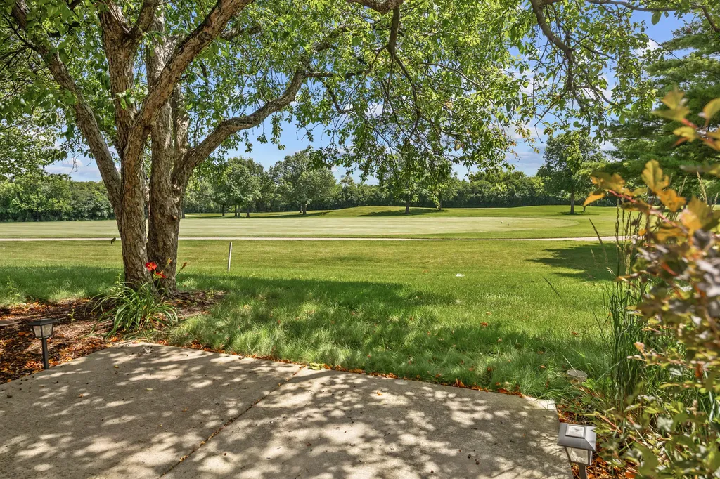 121 Golfview Drive Glendale Heights IL 60139