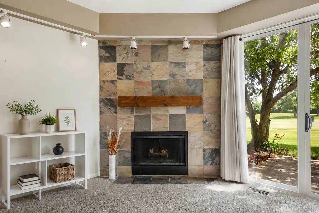 121 Golfview Drive Glendale Heights IL 60139
