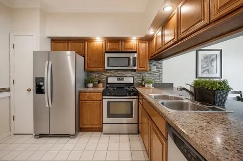 121 Golfview Drive Glendale Heights IL 60139