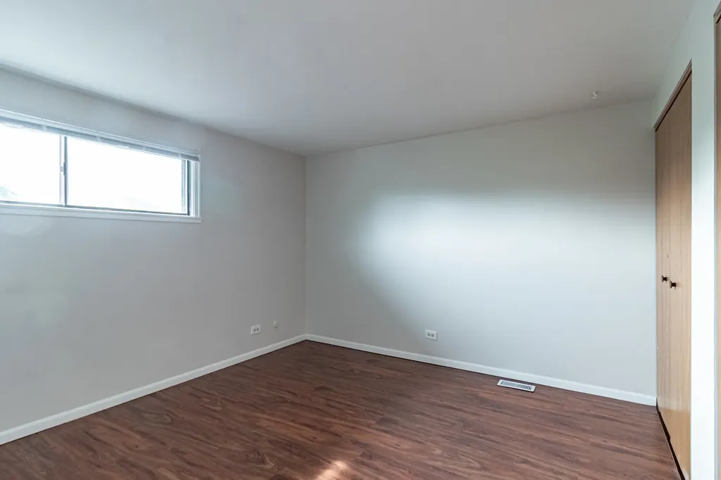 17 Dennis Court Schaumburg IL 60193