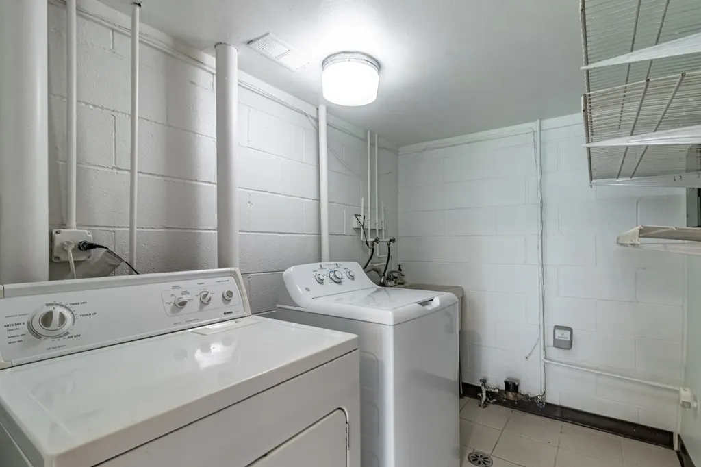 17 Dennis Court Schaumburg IL 60193
