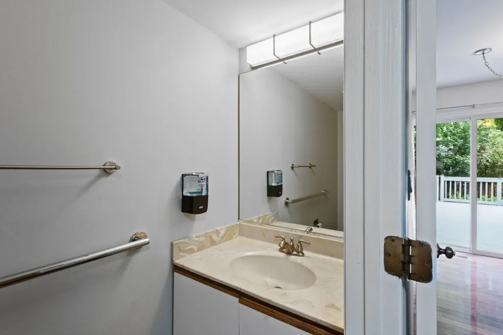 912 Matthew Court Naperville IL 60540
