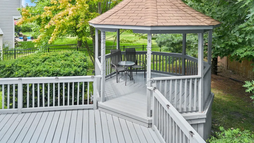912 Matthew Court Naperville IL 60540