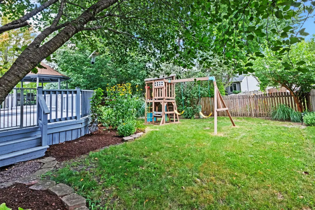 912 Matthew Court Naperville IL 60540