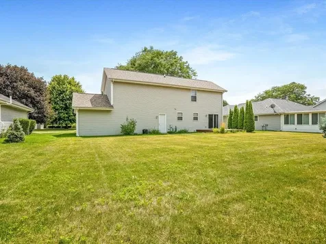 7426 Ashton Villa Rockford IL 61107