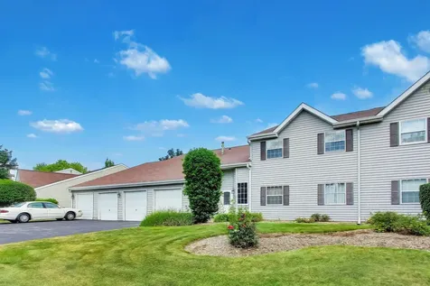 66 Gant Circle Streamwood IL 60107