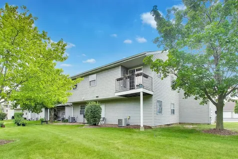 66 Gant Circle Streamwood IL 60107