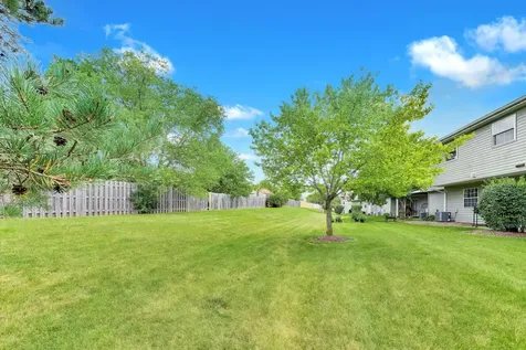 66 Gant Circle Streamwood IL 60107