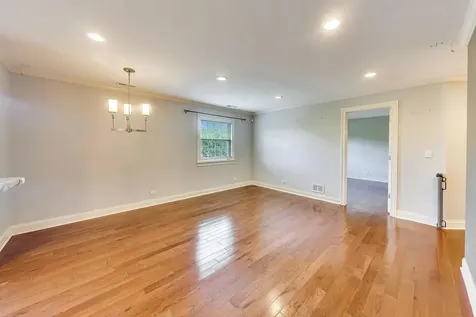 66 Gant Circle Streamwood IL 60107