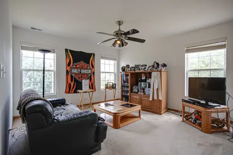 1270 Oriole Court Round Lake IL 60073