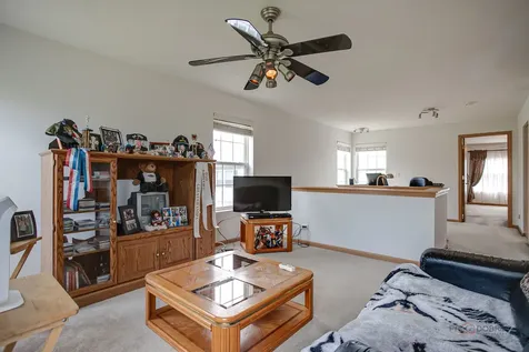 1270 Oriole Court Round Lake IL 60073
