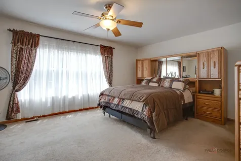 1270 Oriole Court Round Lake IL 60073